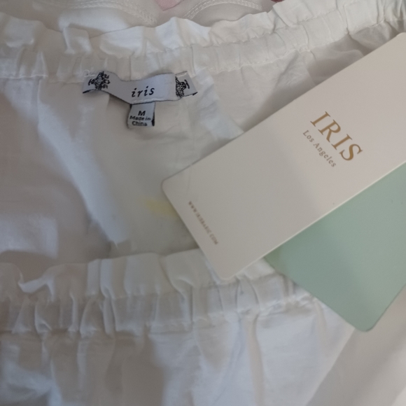 IRIS Los Angeles off the shoulder blouse with eyelet trim New with Tags Size M - Picture 7 of 7